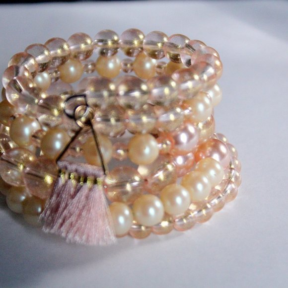 Pale Champaign Pink Pearl Beaded Memory Wire Wrist Wrap Cuff Bracelet - Picture 2 of 5